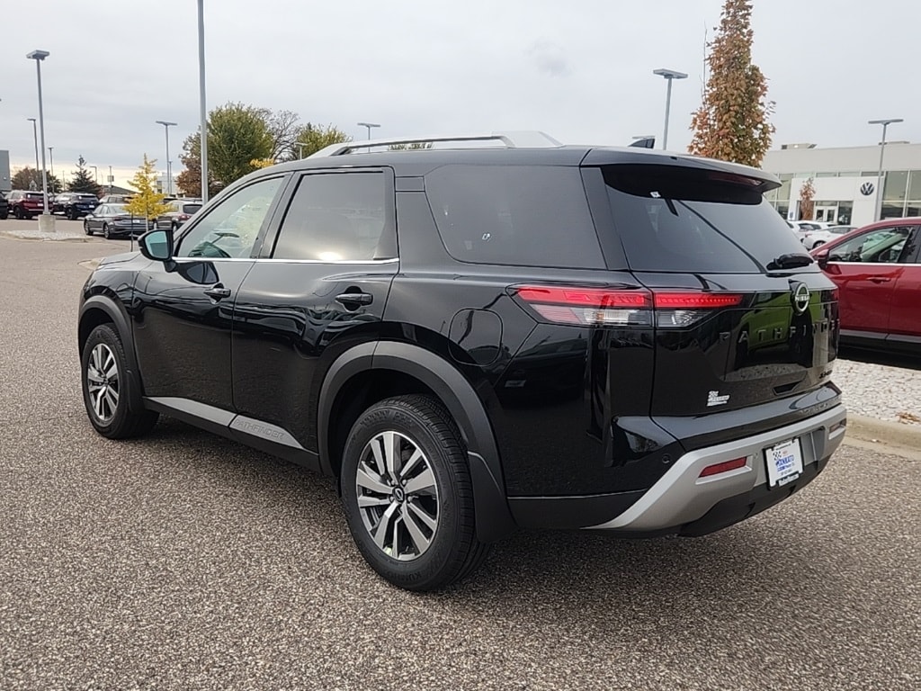 New 2025 Nissan Pathfinder SL SUV