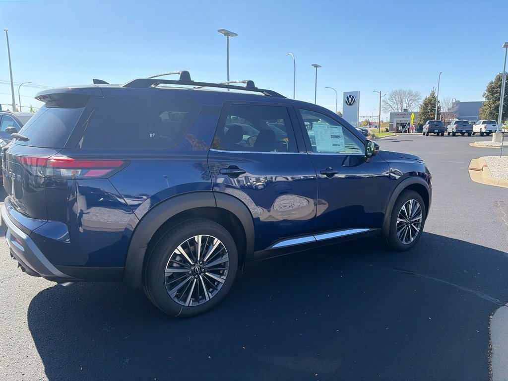 New 2026 Nissan Pathfinder Platinum SUV