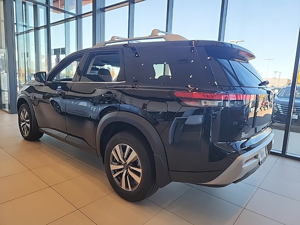 New 2025 Nissan Pathfinder SL SUV