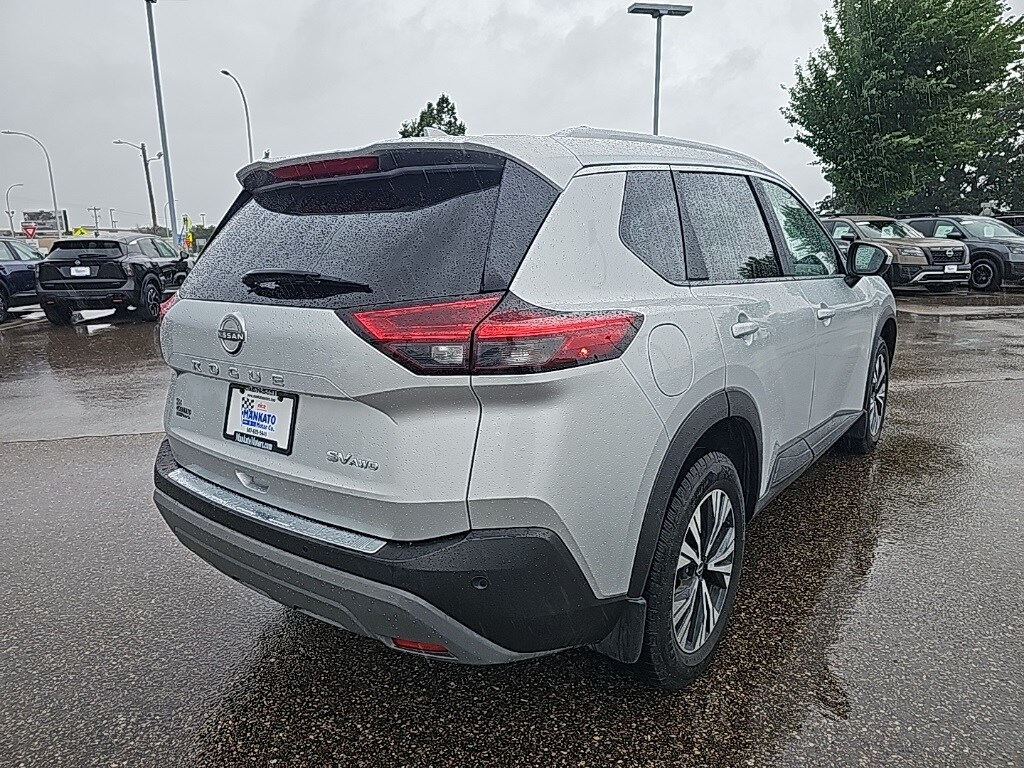 2023 Nissan Rogue SV photo 3