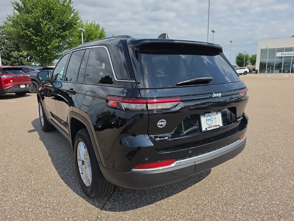 Used 2023 Jeep Grand Cherokee Laredo SUV
