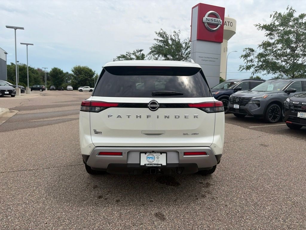 Used 2024 Nissan Pathfinder SL SUV