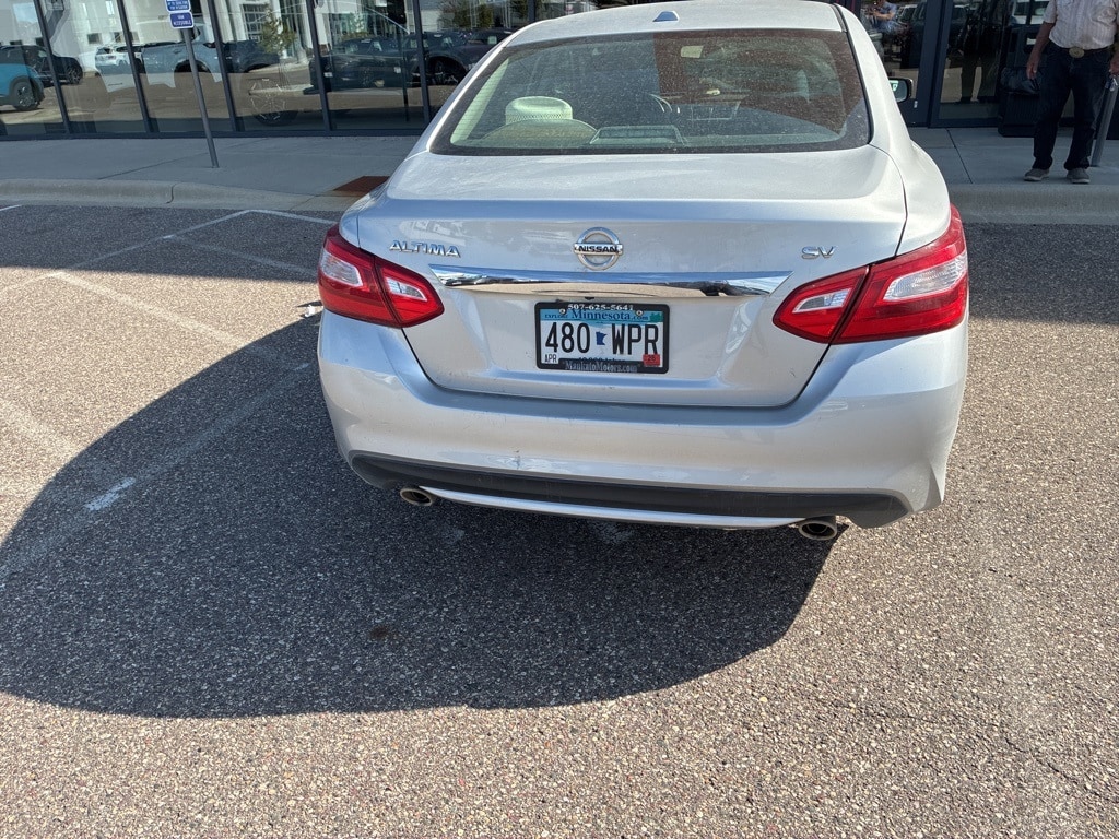 Used 2017 Nissan Altima 2.5 SV Sedan