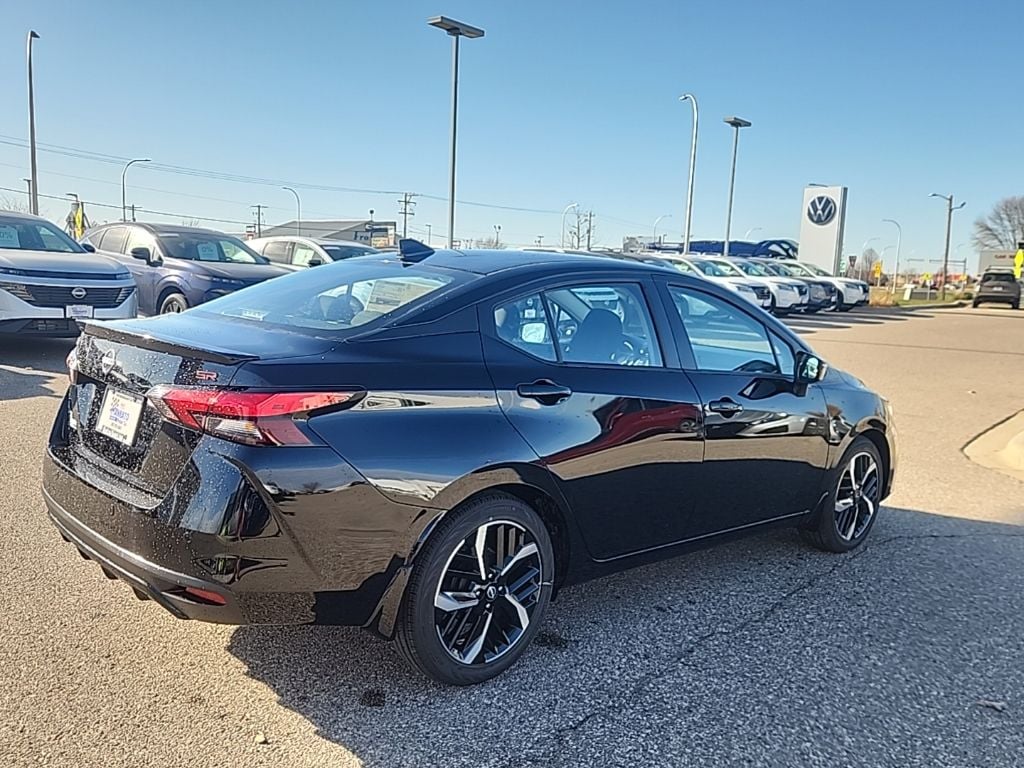 New 2025 Nissan Versa 1.6 SR Sedan