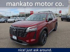 2026 Nissan Pathfinder SL SUV