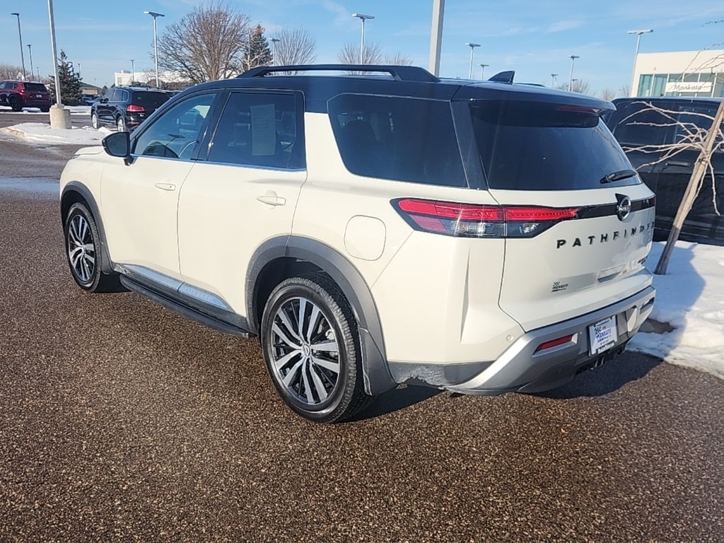 Used 2024 Nissan Pathfinder Platinum SUV