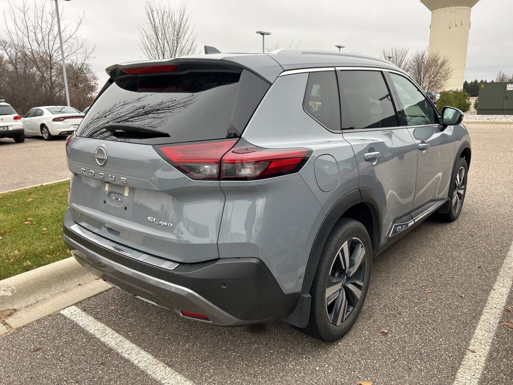 2023 Nissan Rogue SL photo 3