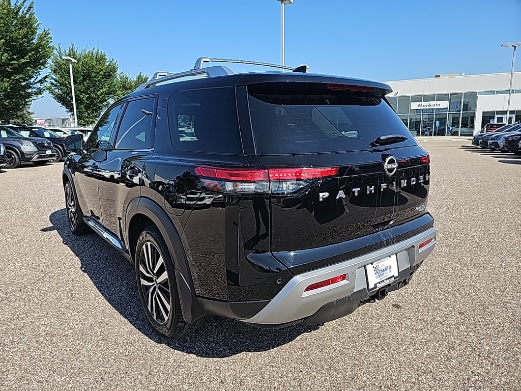 Used 2022 Nissan Pathfinder Platinum with VIN 5N1DR3DK2NC213084 for sale in Mankato, Minnesota