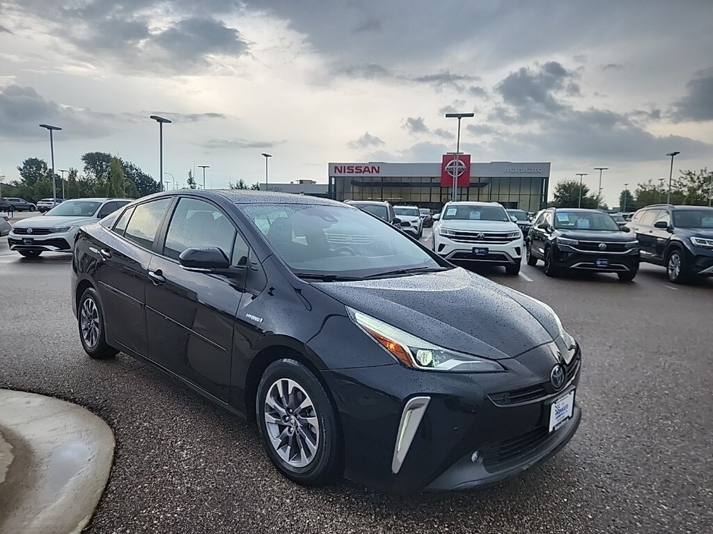2022 Toyota Prius Limited photo 4