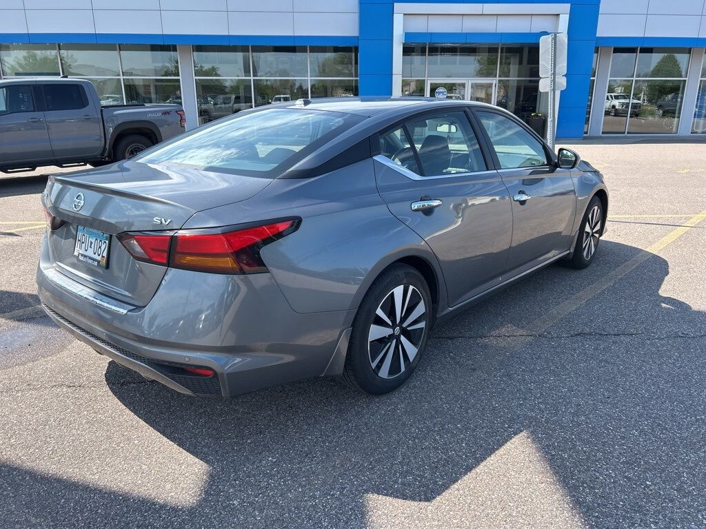 Used 2022 Nissan Altima 2.5 SV Sedan