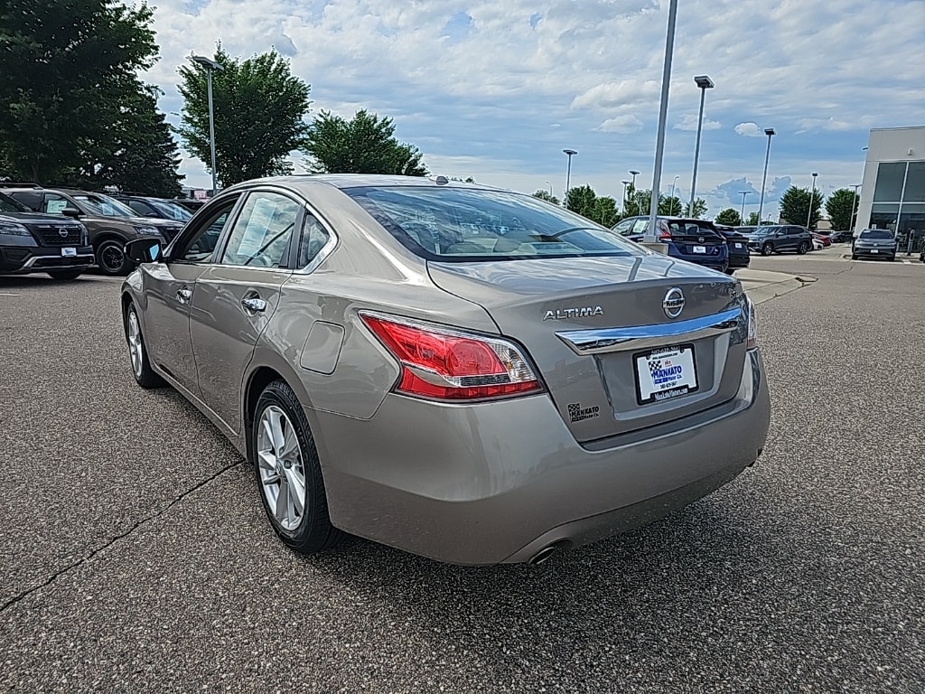 Used 2015 Nissan Altima SL with VIN 1N4AL3AP1FN339473 for sale in Mankato, Minnesota