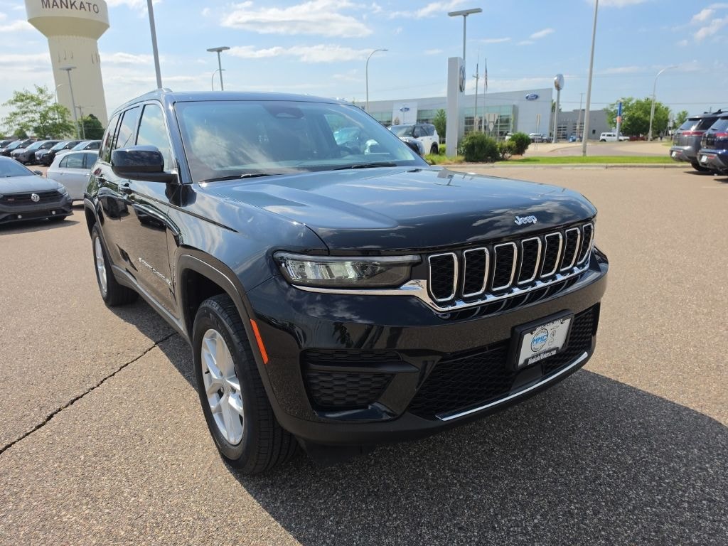 Used 2023 Jeep Grand Cherokee Laredo SUV