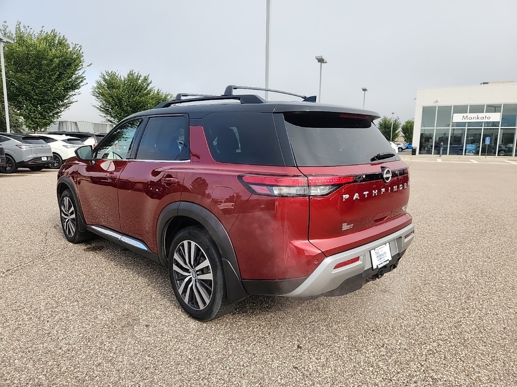 Used 2022 Nissan Pathfinder Platinum with VIN 5N1DR3DK6NC221009 for sale in Mankato, Minnesota