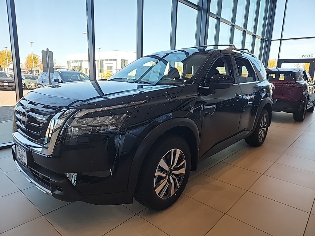 New 2025 Nissan Pathfinder SL SUV