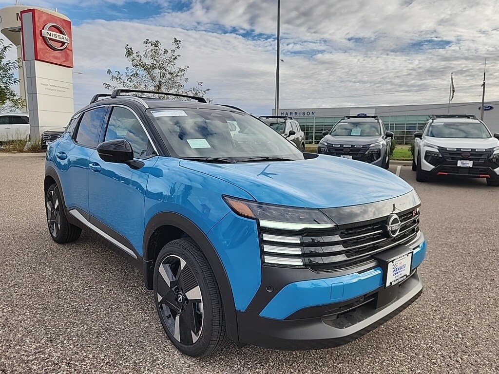 2026 Nissan Kicks SR photo 4