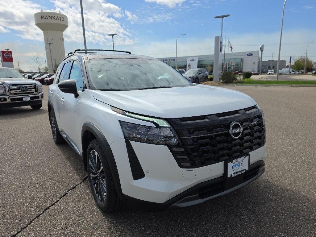 New 2026 Nissan Pathfinder Platinum SUV