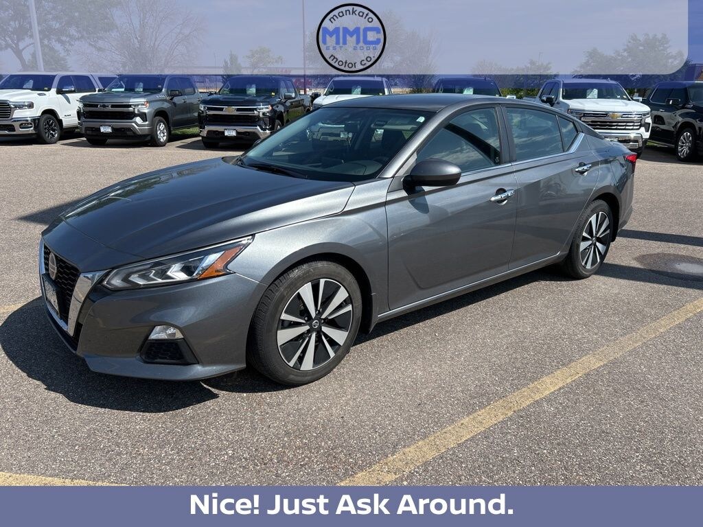 Used 2022 Nissan Altima 2.5 SV Sedan
