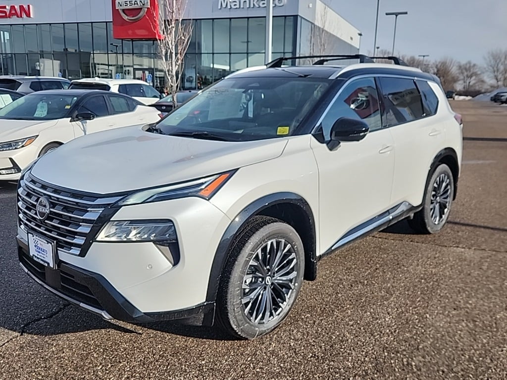 2026 Nissan Rogue Platinum's photo