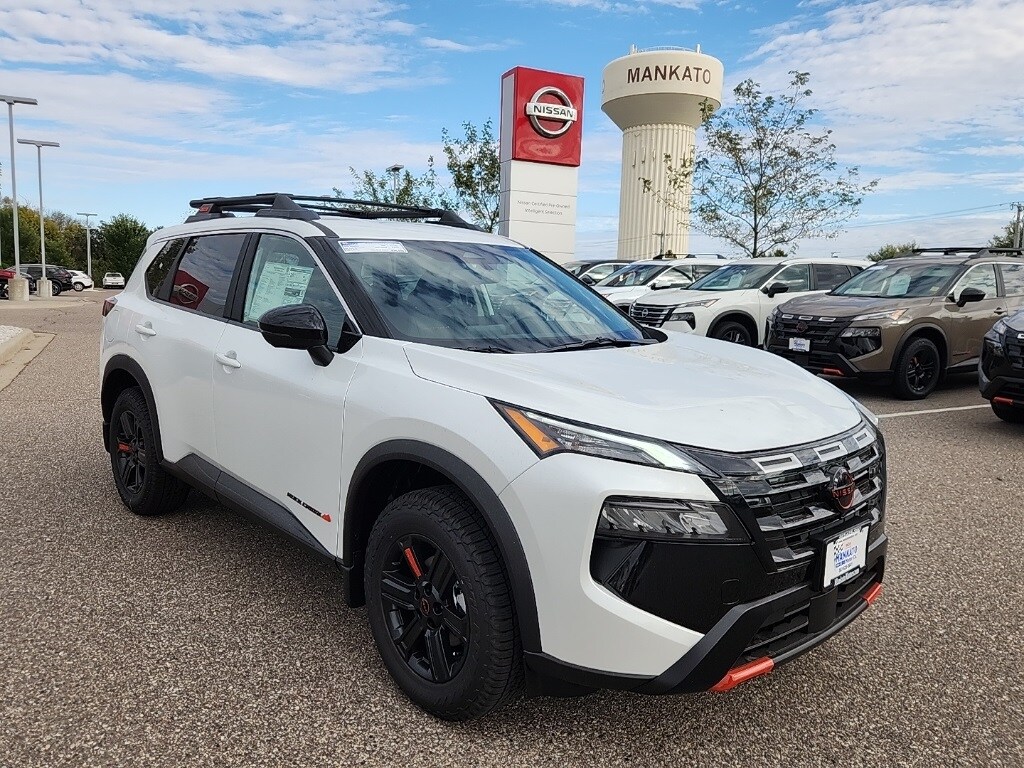 2026 Nissan Rogue SV photo 4