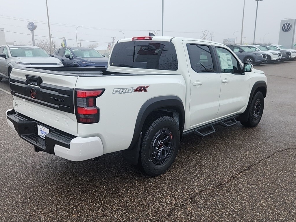 2026 Nissan Frontier PRO-4X photo 3