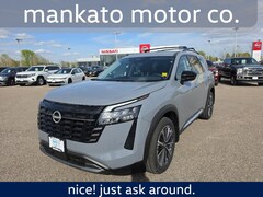 2026 Nissan Pathfinder Platinum SUV