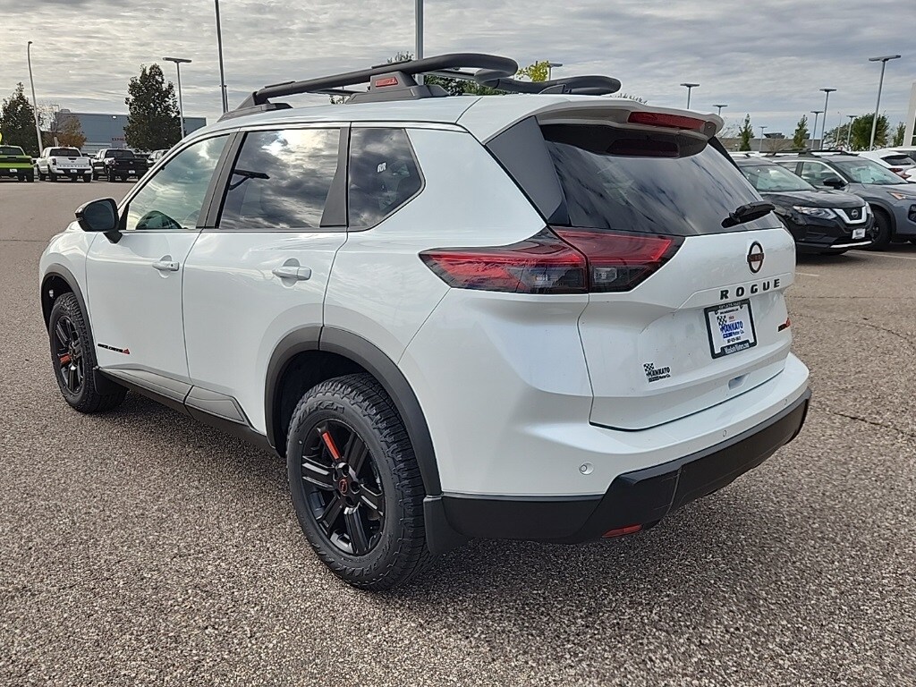 2026 Nissan Rogue SV photo 2