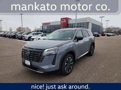 2026 Nissan Pathfinder Platinum SUV