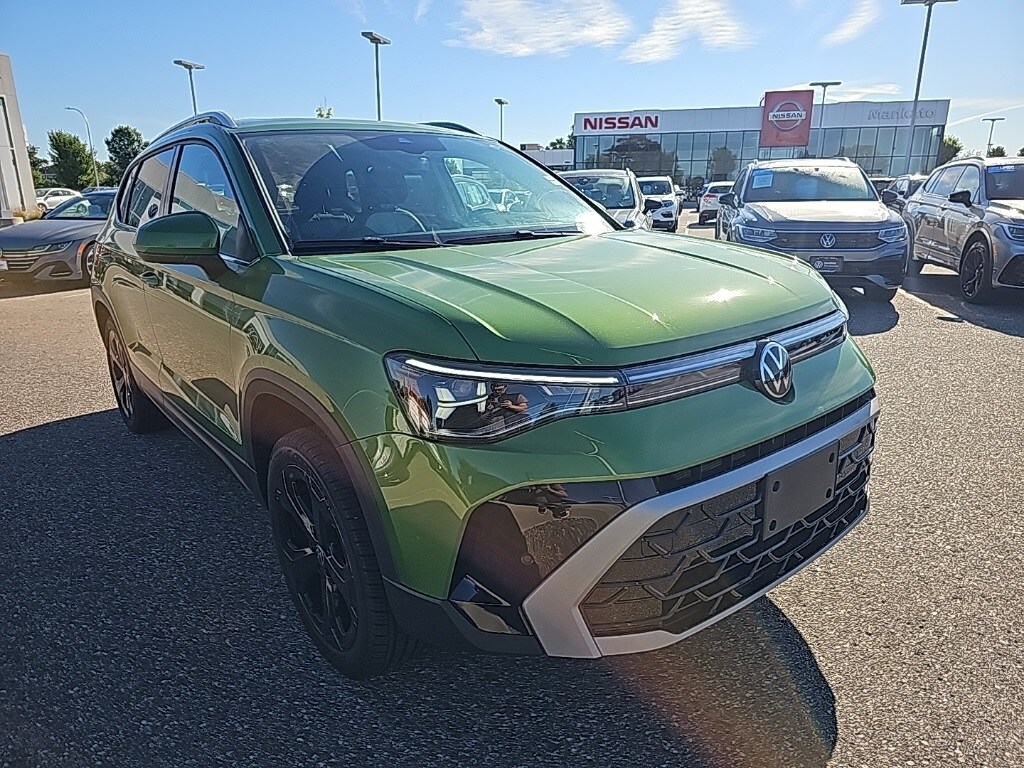 2025 Volkswagen Taos SEL photo 4