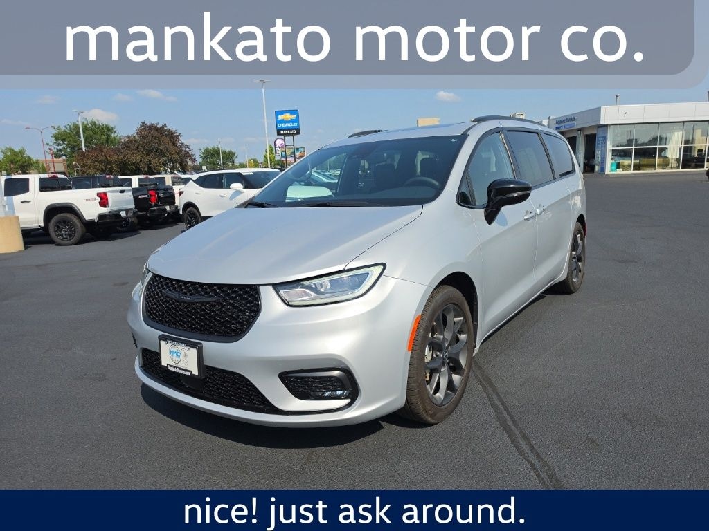 Used 2026 Chrysler Pacifica Limited Van Passenger Van