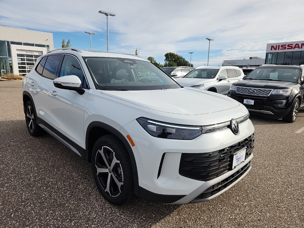 New 2025 Volkswagen Tiguan 2.0T SE SUV