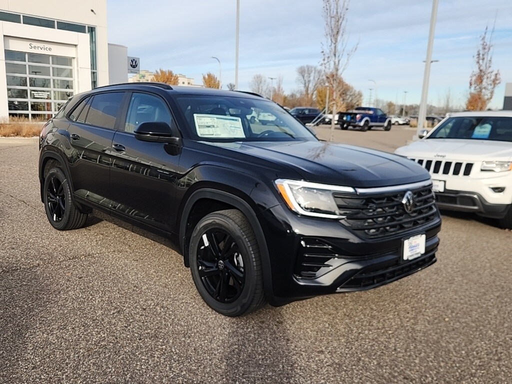 2026 Volkswagen Atlas Cross Sport SEL R-Line photo 4