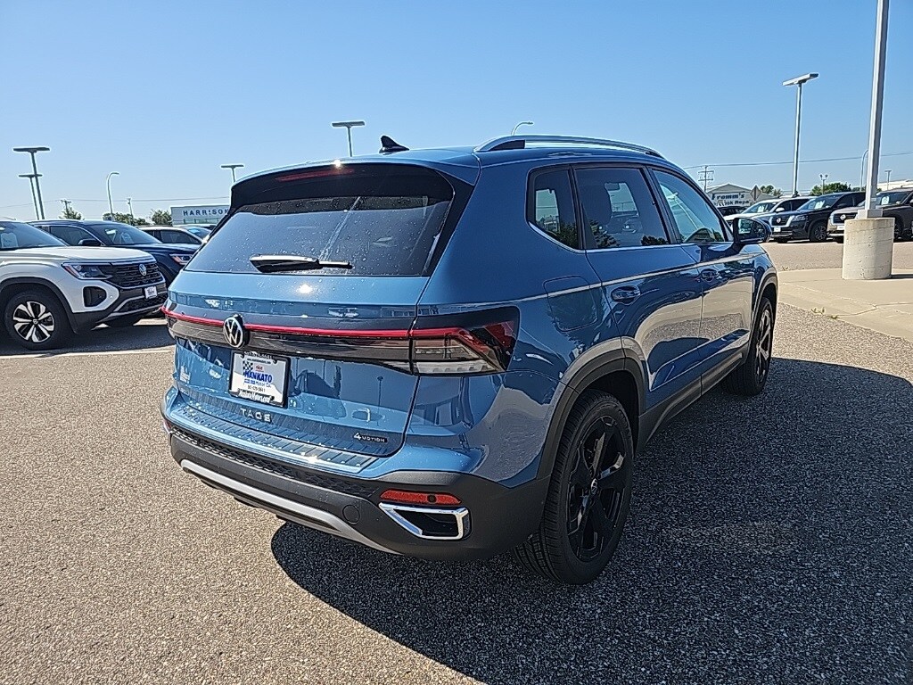 2025 Volkswagen Taos SEL photo 3