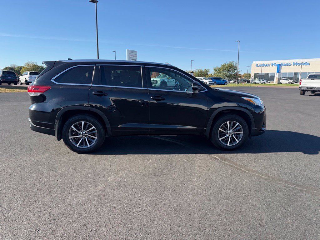 Used 2017 Toyota Highlander XLE SUV