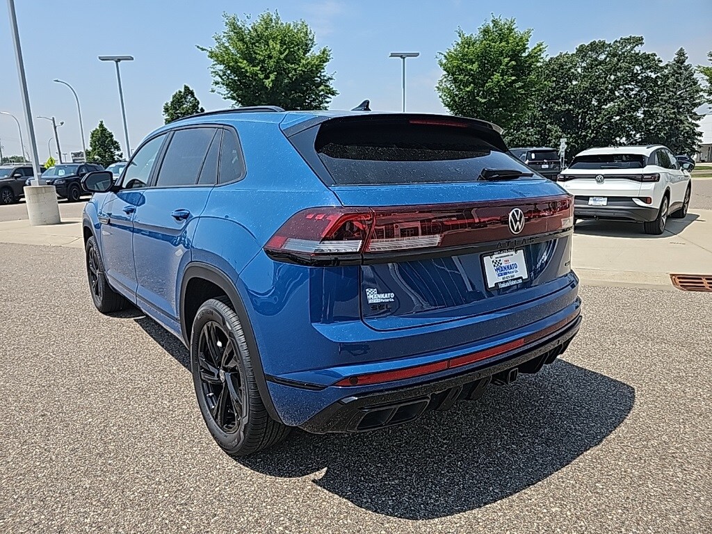 2025 Volkswagen Atlas Cross Sport SEL R-Line photo 2