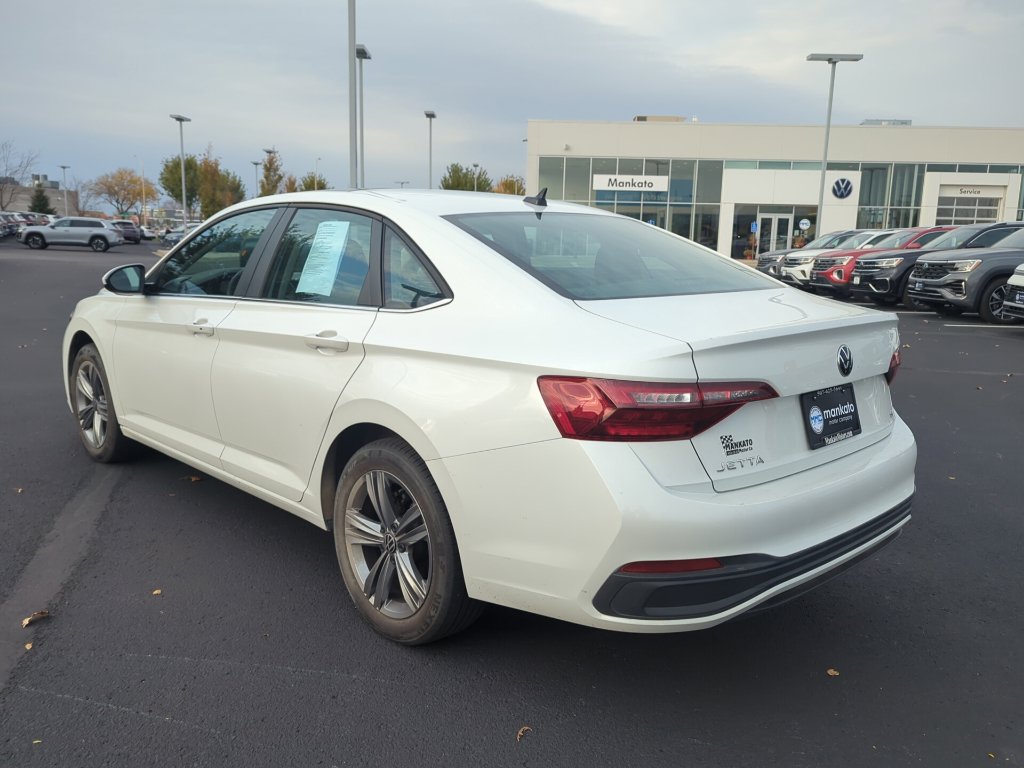Used 2024 Volkswagen Jetta 1.5T SE Sedan