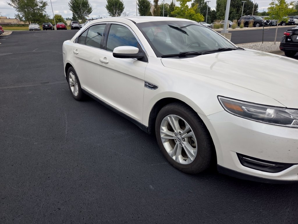 Used 2016 Ford Taurus SEL Sedan