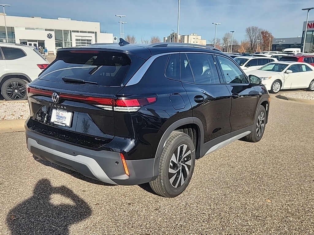 2026 Volkswagen Tiguan S photo 3