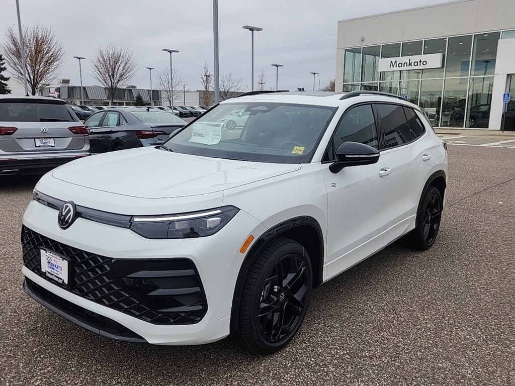 New 2026 Volkswagen Tiguan 2.0T SE SUV