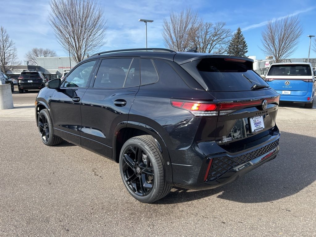 New 2026 Volkswagen Tiguan 2.0T SE R-Line Black SUV