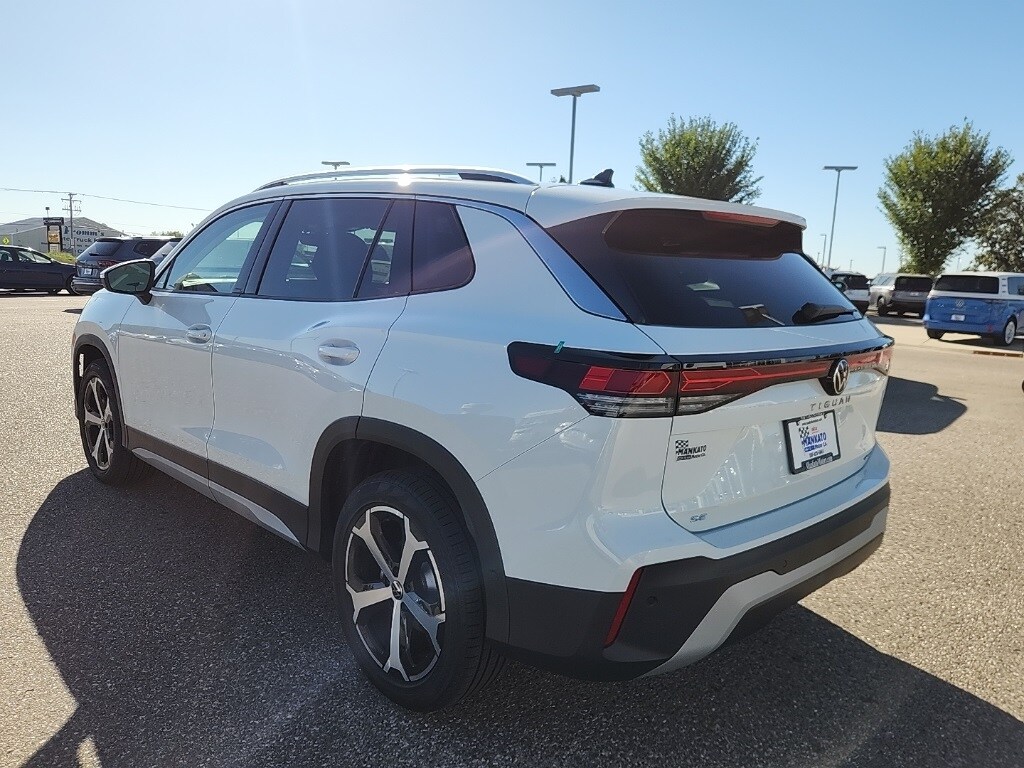 2025 Volkswagen Tiguan SE R-Line Black photo 2