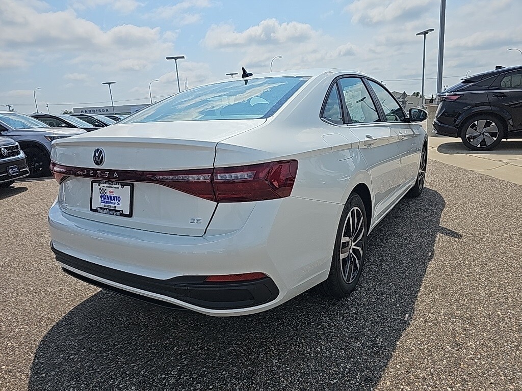 2025 Volkswagen Jetta 1.5T SE photo 2