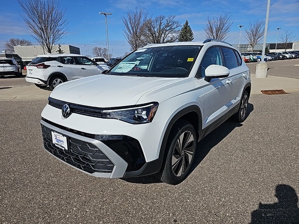 New 2025 Volkswagen Taos 1.5T SE SUV