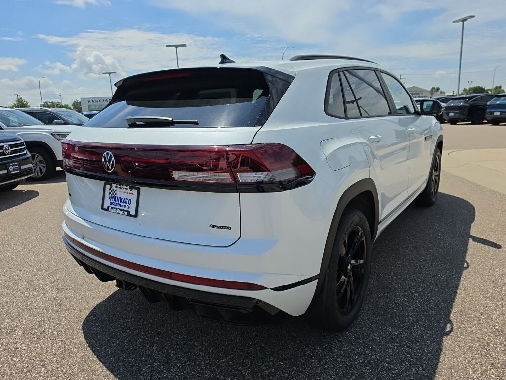 New 2026 Volkswagen Atlas Cross Sport 2.0T SEL R-Line Black SUV