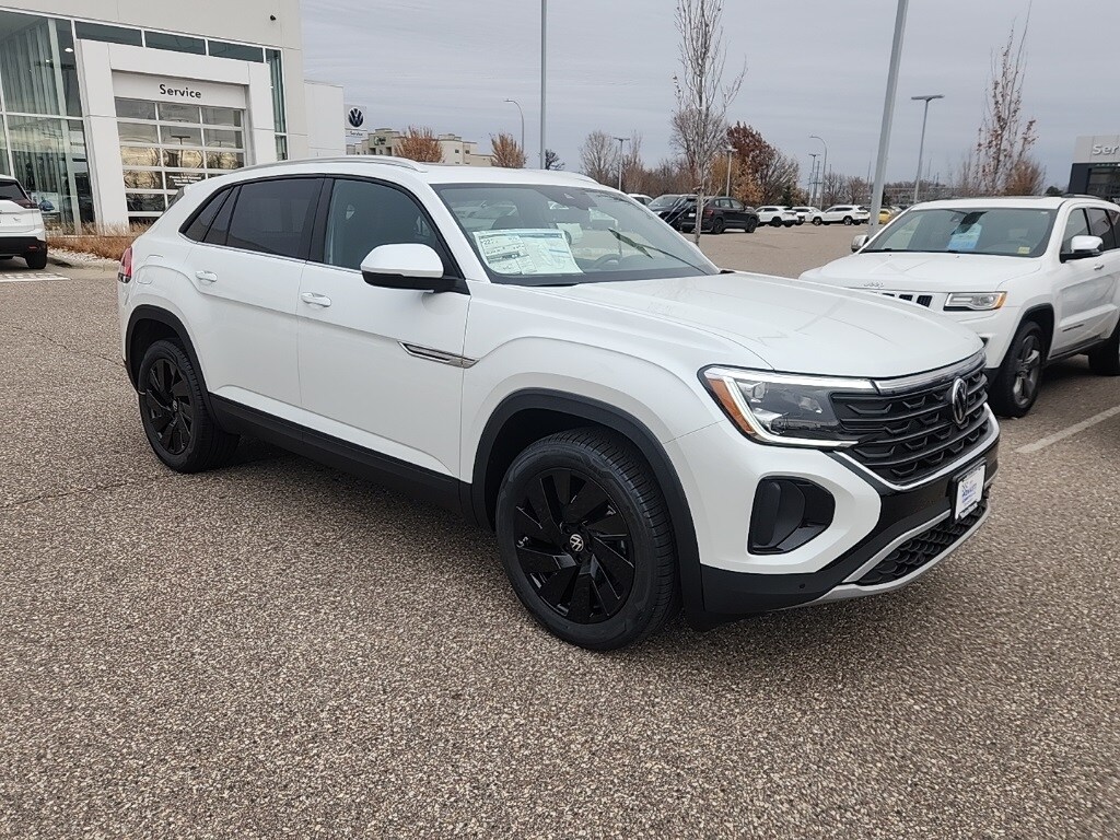 2026 Volkswagen Atlas Cross Sport SE Technology photo 3