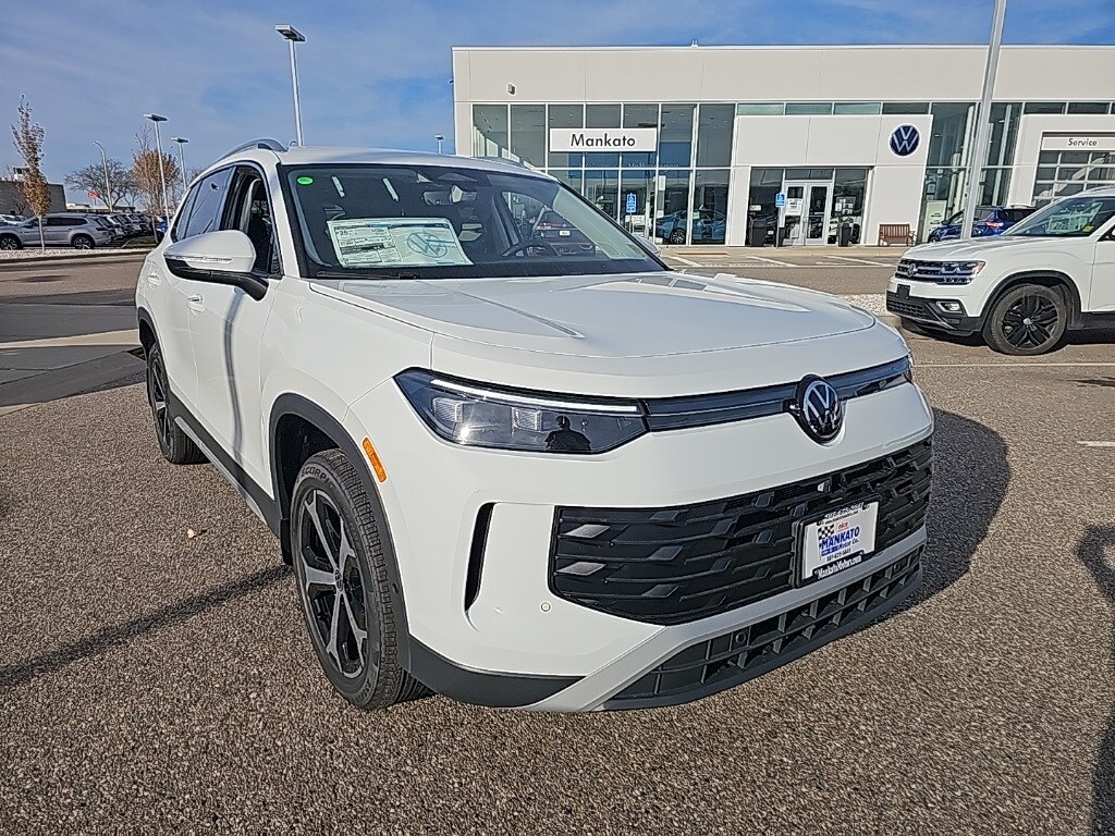 2026 Volkswagen Tiguan SE photo 2