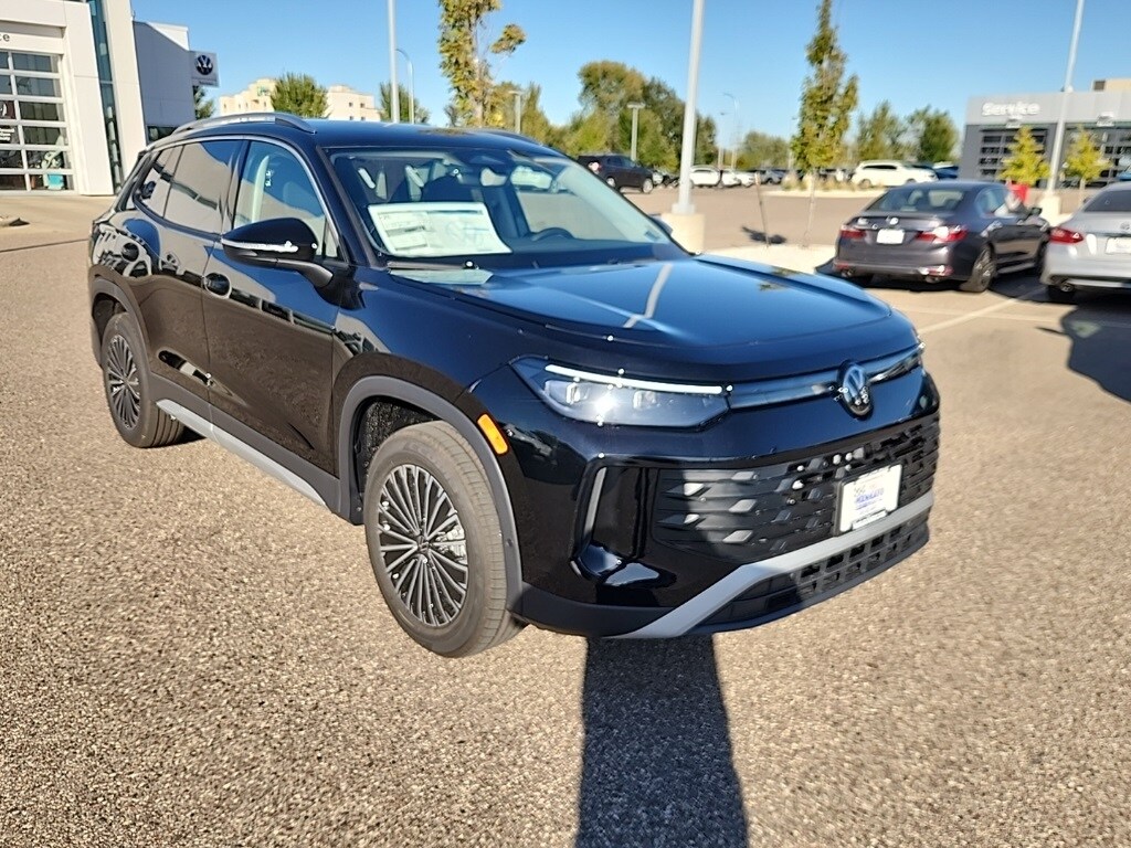 2025 Volkswagen Tiguan S photo 3