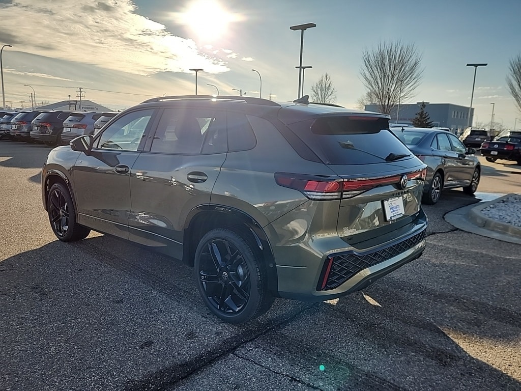 New 2026 Volkswagen Tiguan 2.0T SE R-Line Black SUV