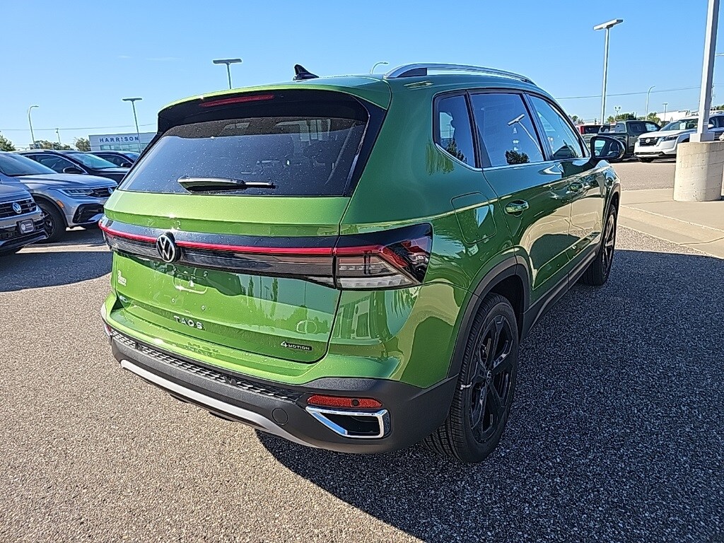 2025 Volkswagen Taos SEL photo 3