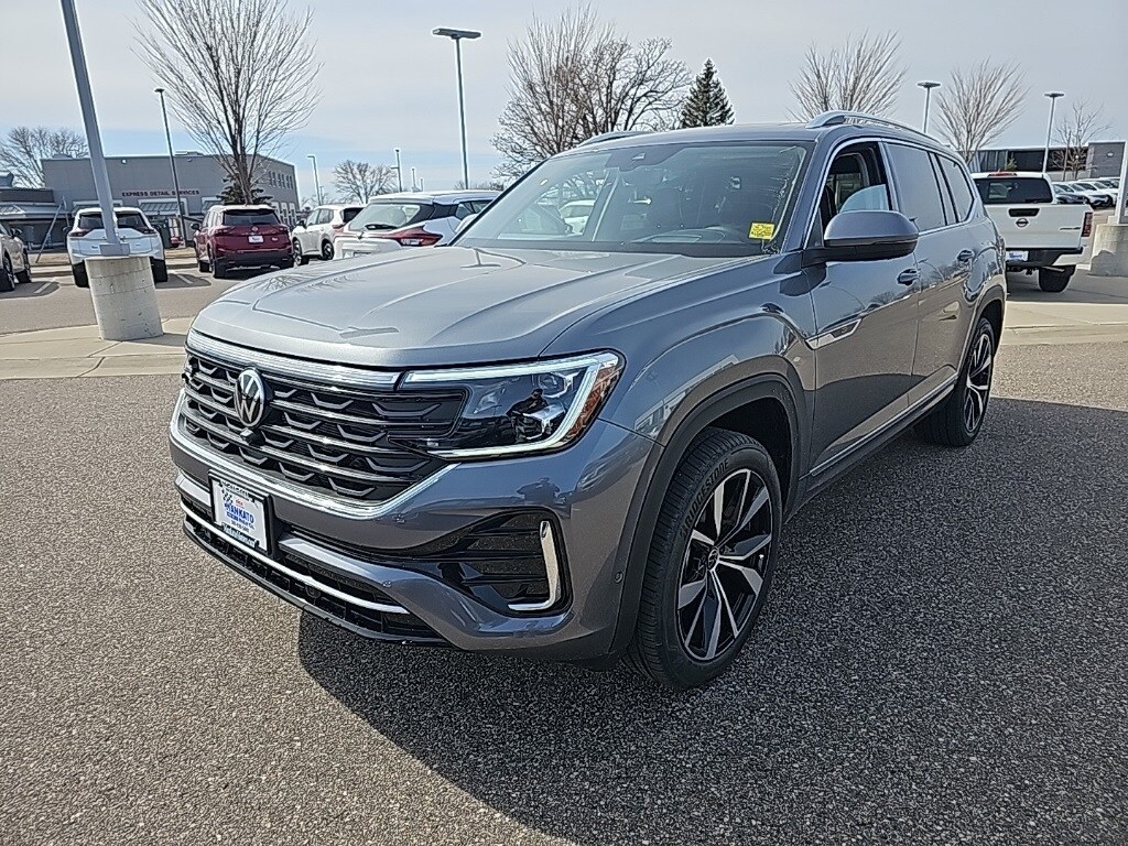 2025 Volkswagen Atlas SEL Premium R-Line photo 4