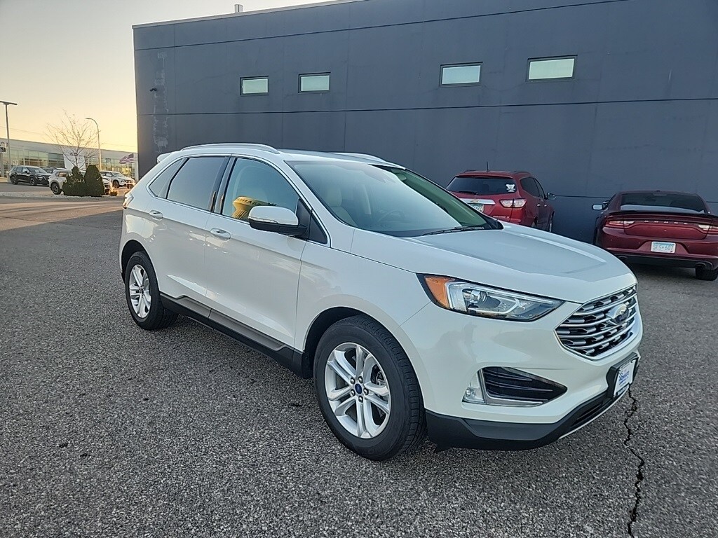2020 Ford Edge SEL photo 4